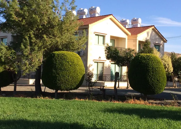 和魔娜斯公寓 公寓 *